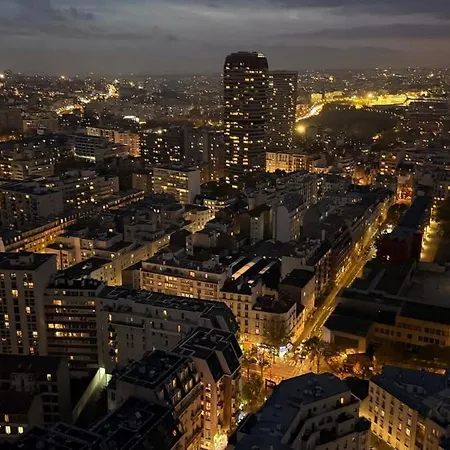 With Amazing View Of Parking * Parigi